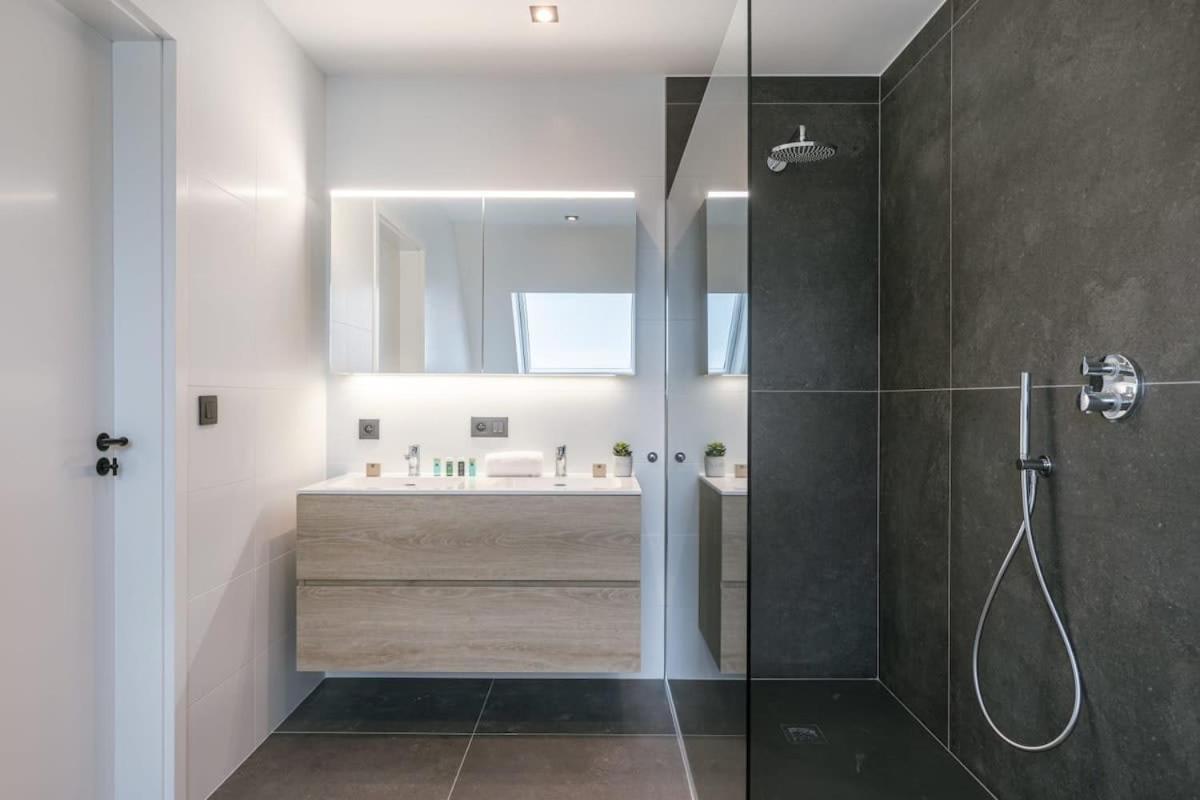 Huswell - Luxurious Apartment With Parking Beernem Eksteriør bilde