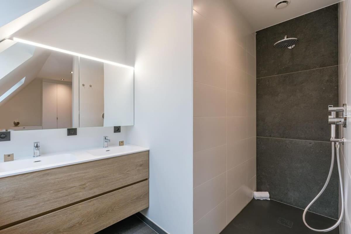 Huswell - Luxurious Apartment With Parking Beernem Eksteriør bilde
